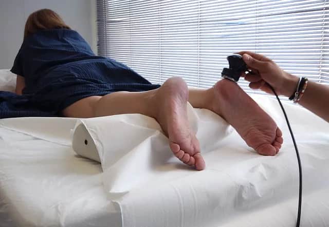 Rehabilitacja ultradźwięki na czym polega i jak mogą pomóc w bólu